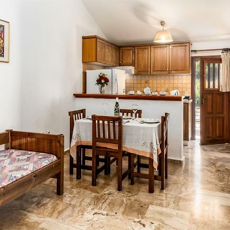 Areti Apartments Poros  Eksteriør bilde