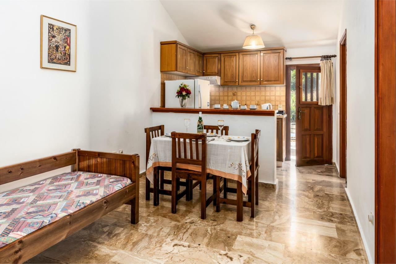 Areti Apartments Poros  Eksteriør bilde