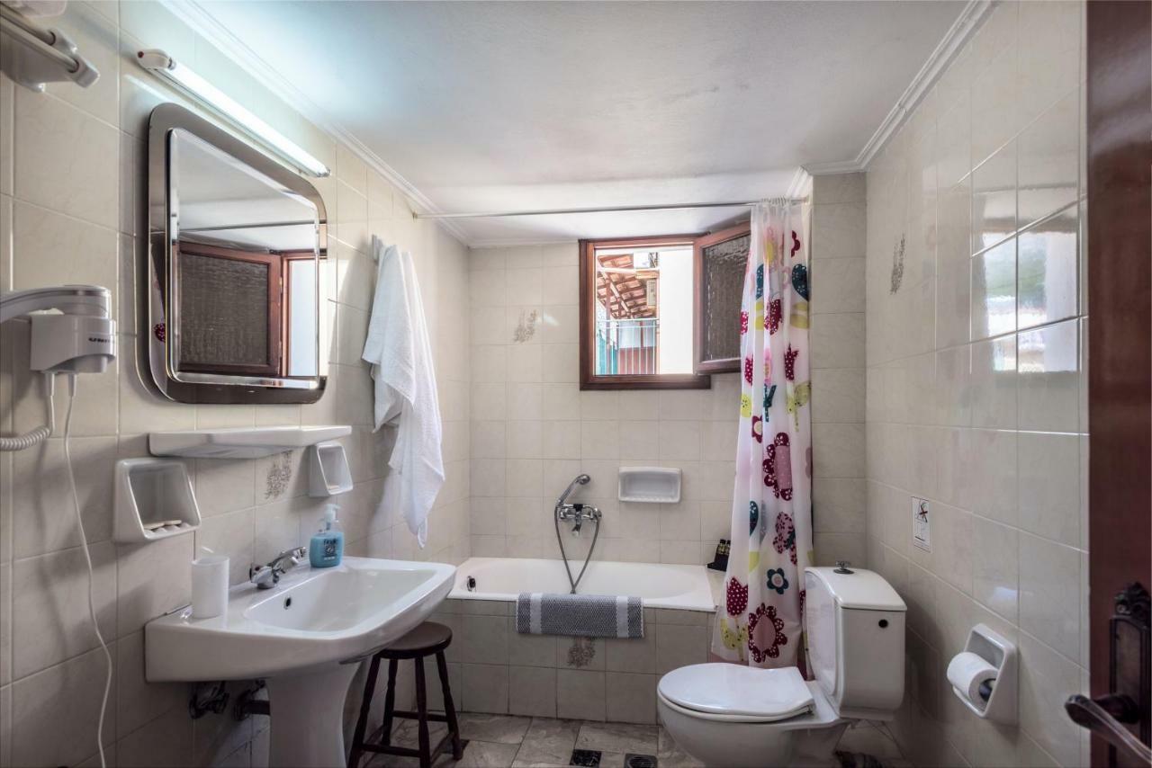 Areti Apartments Poros  Eksteriør bilde