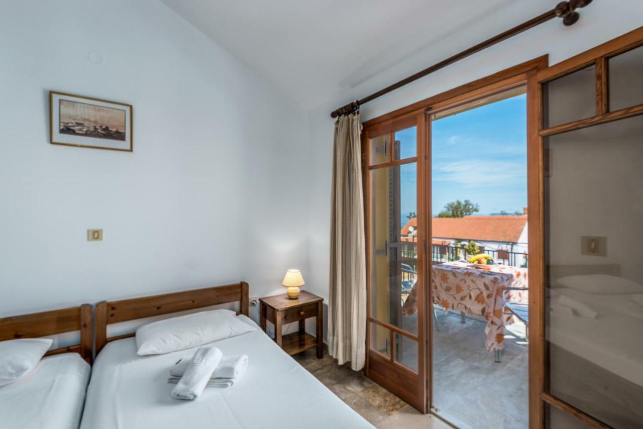Areti Apartments Poros  Eksteriør bilde