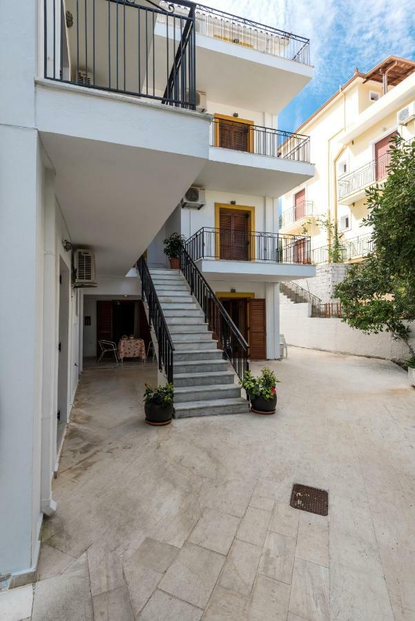 Areti Apartments Poros  Eksteriør bilde